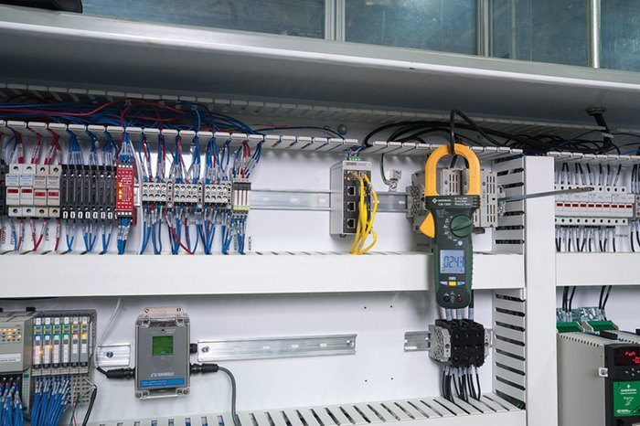 Product image for GRN CM-1360-C CLAMPMETER,AC-CALIBRA