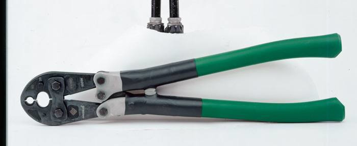 Product image for Greenlee K425BG 25-3/8" 9000 lb Manual Crimping Tool