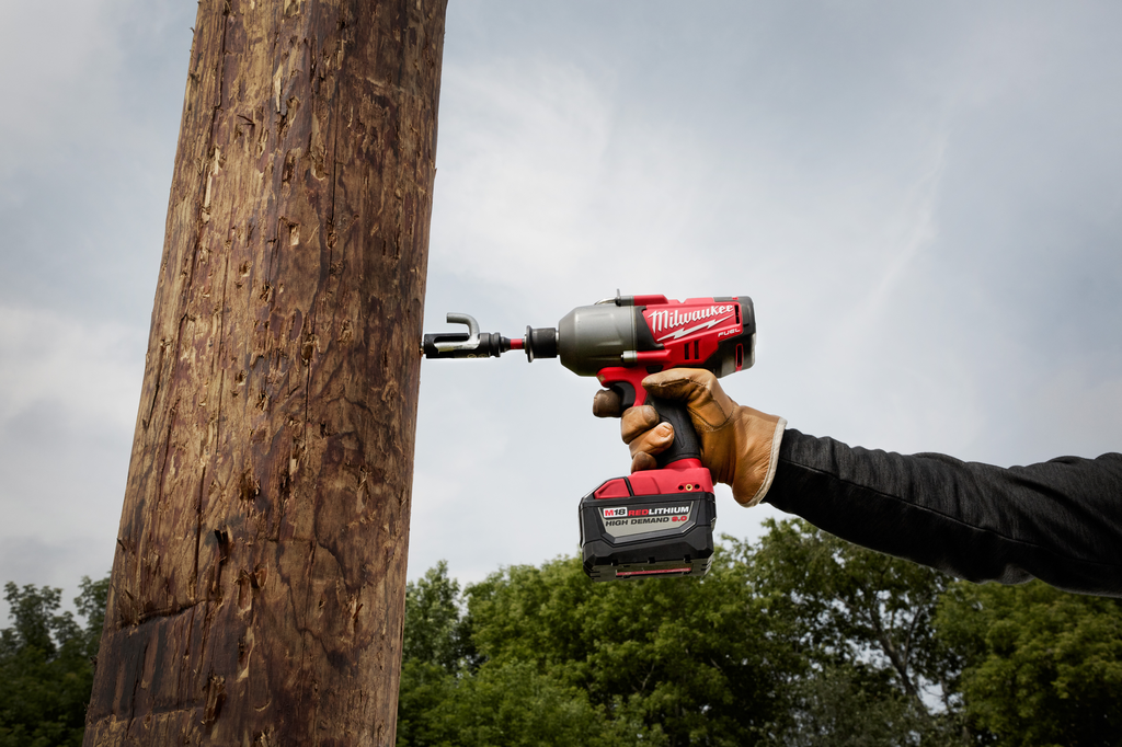 Milwaukee Tool SHOCKWAVE™ Lineman's J Hook Socket 49665132