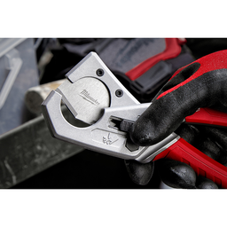 Milwaukee 1 In. Plastic Tubing Cutter