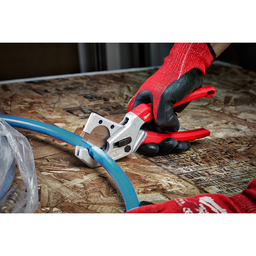 Milwaukee 1 In. Plastic Tubing Cutter
