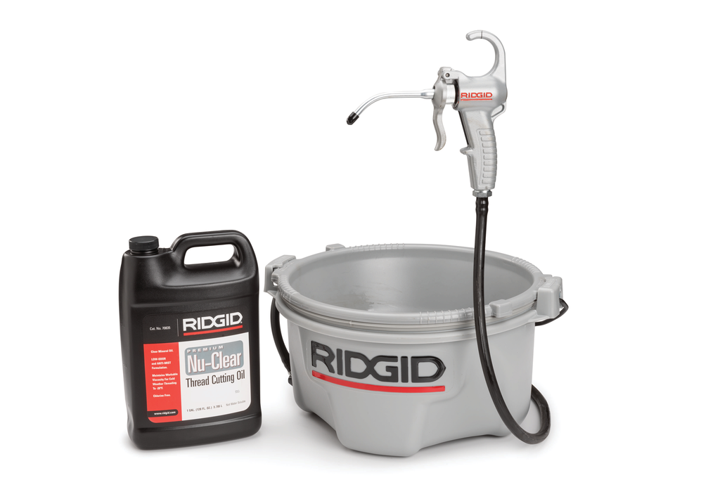 Product image for RIDGID 10883 ALL WEATHER OILER 418 W/ GALLON OF CUTTING OIL